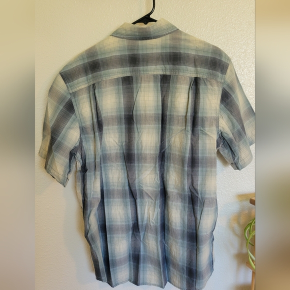 Carhartt Short Sleeve Plaid shirt, Size Large - Picture 4 of 4